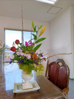 🌺今週のお花　テーマは「天に向かって伸びる」