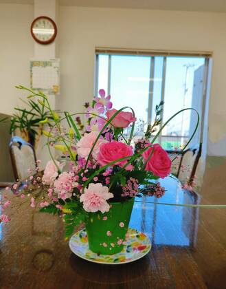 🌸今週のお花「ピンクのお花の可愛いアレンジ」